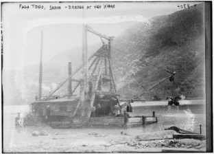 A boat in the water

Description automatically generated