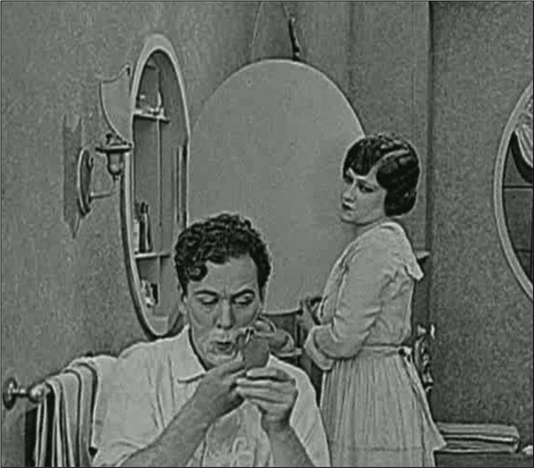 Description: C:\Users\Kasia\My Pictures\Pictures\vlcsnap-2014-12-02-22h35m45s194.png